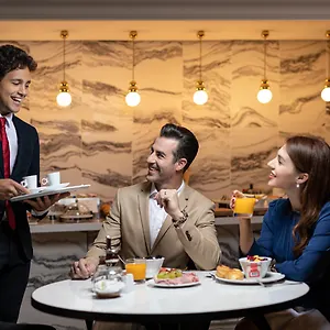 ***** Hotel La Clef Champs-élysées By The Crest Collection France